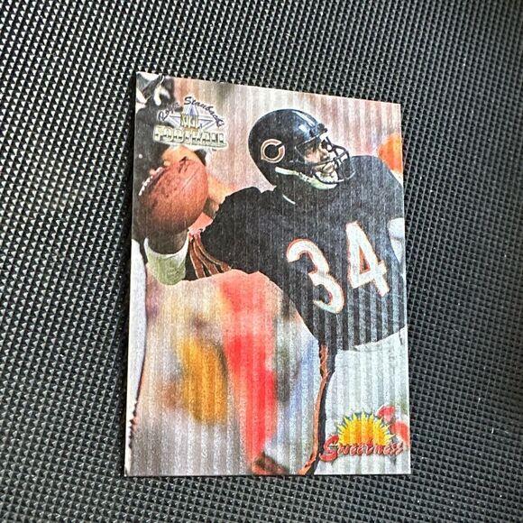 Sweetness Football Trading Card of Walter Payton HOF Mint Condition - Picture 2 of 3